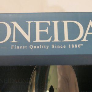 Oneida 5 piece hostess set - new